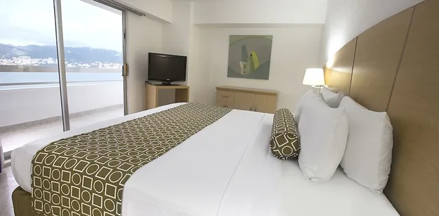 جناح جونيور بسرير كينج بشرفة بإطلالة جزئية على البحر، HS Hotsson Smart Acapulco 4/10