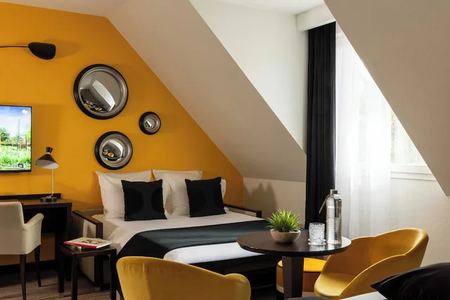 Prestige, Junior Suite, Twin Beds, Garden and Sofa View، Le Richebourg Hotel Restaurant Spa 2/7