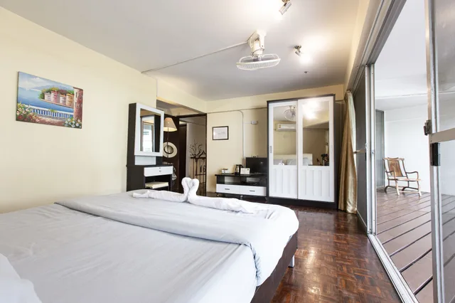 غرفة ديلوكس بسرير كينج بشرفة، Hostel 16 9/10