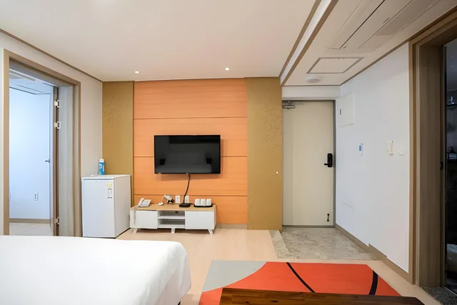 غرفة عائلية ثلاثية بسرير فردي وسريرين كوين، J2 Family Hotel Jeju 2/2