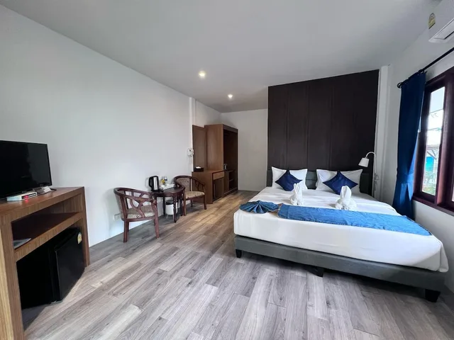 بنغل بسرير كوين، Sarocha Villa 2/10