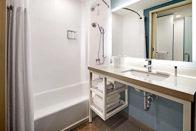 جناح بسرير كينج، Anaheim Suites Hotel 4/6