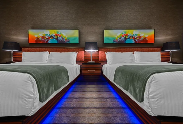 Room, Single, 2 Queen Beds، Hotel Clique Calgary Airport 5/7