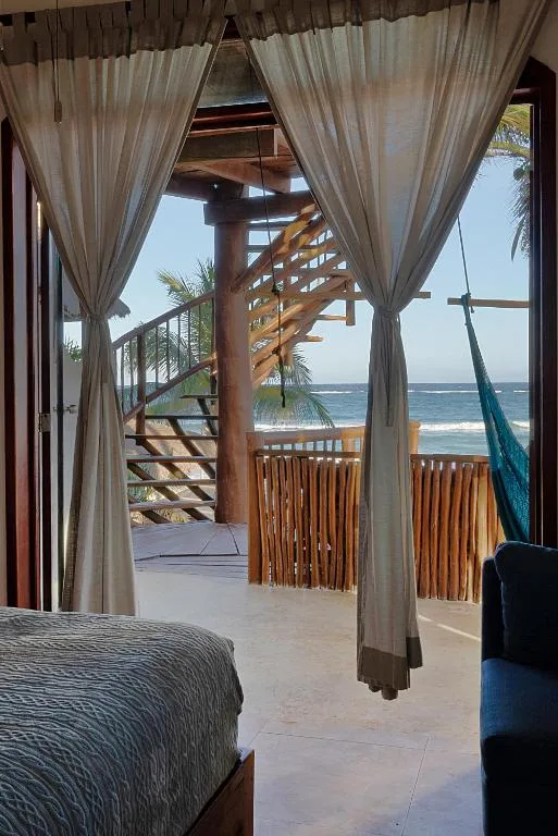 Room, Queen Bed, Ocean Front، Playa Canek Boutique Eco Hotel 7/9
