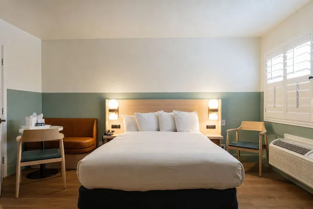 1 Bedroom, Suite, 2 Queen Beds, Balcony, Stargazer Inn And Suites 1/10