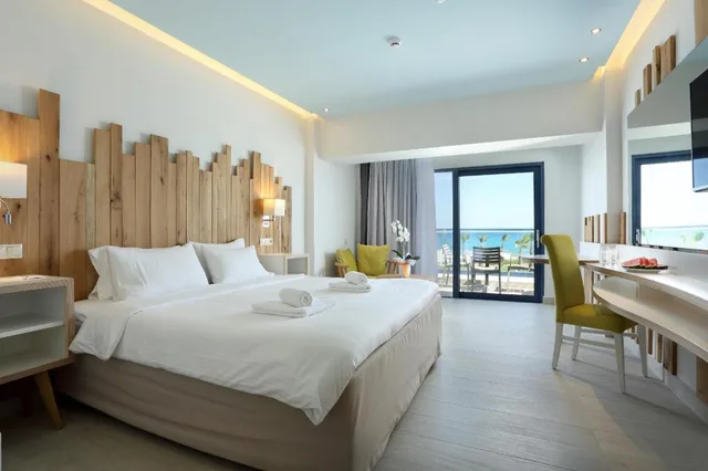 Junior Suite, Double Bed, Sea Front، Lyttos Beach Hotel 2/7