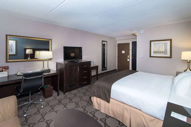 غرفة بسرير كينج لذوي الإعاقة، Wyndham Independence 2/5