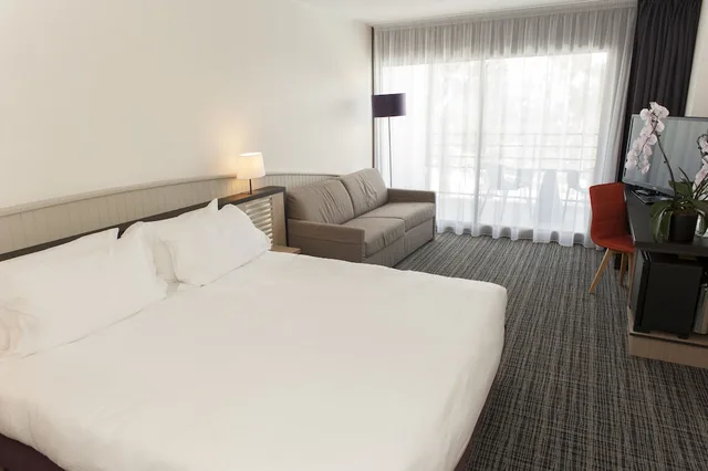 Superior, Double Bed, Partial Sea View, Thalazur Antibes - Hotel & Spa 3/6
