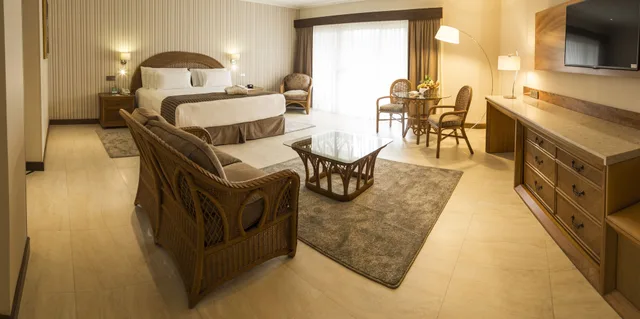 Suite, King Bed, Camino Real 6/8