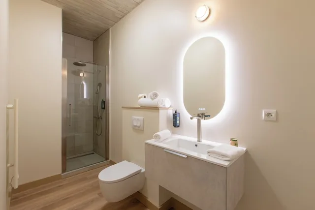 جناح جونيور بسرير كوين مع أريكة، Domaine de la Courbe Hotel & Spa 2/2