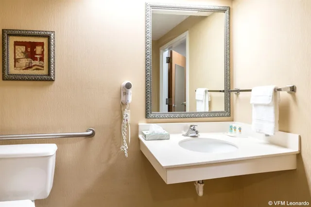 غرفة بسرير كينج، Quality Inn Ripley, WV 6/9