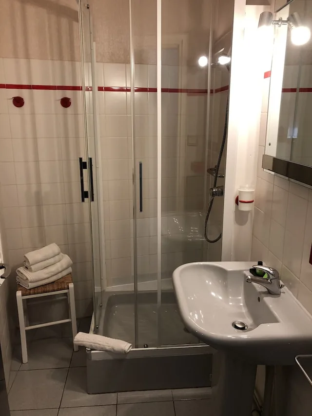 غرفة سوبيريور بسرير كوين، Hotel Restaurant Saint-Benoit 4/4