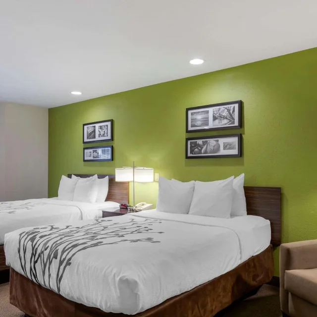 جناح بسرير كوين، Sleep Inn Ontario 2/8