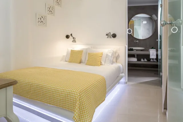 Residence, 2 King Beds, Outdoor Jetted Tub, Sofa، Colours Of Mykonos 6/8