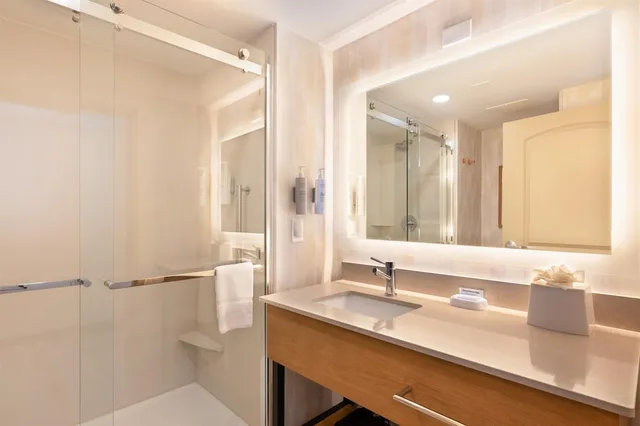 غرفة قياسية بسرير كينج، Hampton Inn Lawrenceville Duluth 10/10