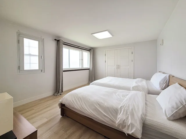 2 Bedrooms, Family Suite, 1 Double and 3 Single Beds، Interlaken Pension In Gapyeong 3/6
