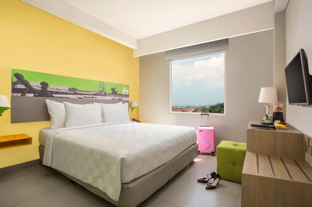غرفة سوبيريور بسريرين منفصلين، KHAS Surabaya Hotel 1/1
