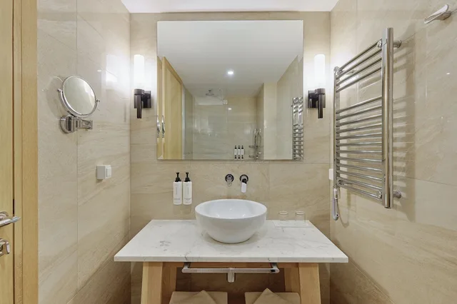 غرفة قياسية بسرير كينج بإطلالة على المدينة، Hotel Budva 4/6