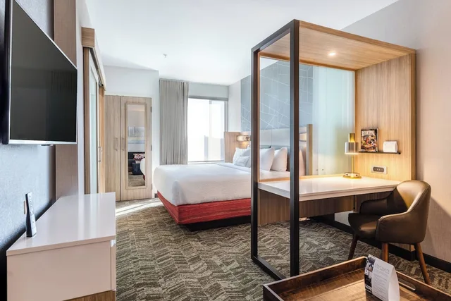 جناح بسرير كينج مع سرير سحّاب إضافي لذوي الإعاقة، Springhill Suites Columbia 4/5