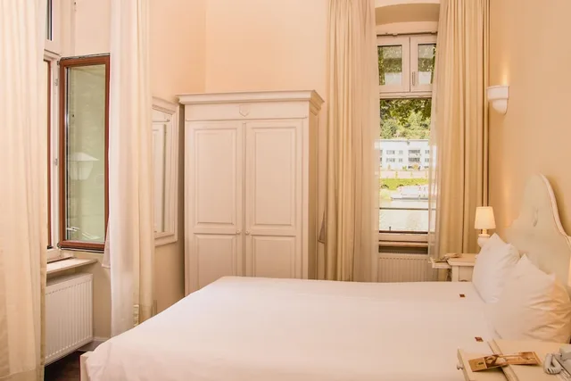 غرفة كلاسيكية بسرير كوين، Hotel Villa Marstall 1/5