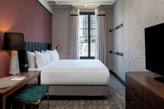Interior, King Bed, The Eliza Jane, Autograph Collection 2/4