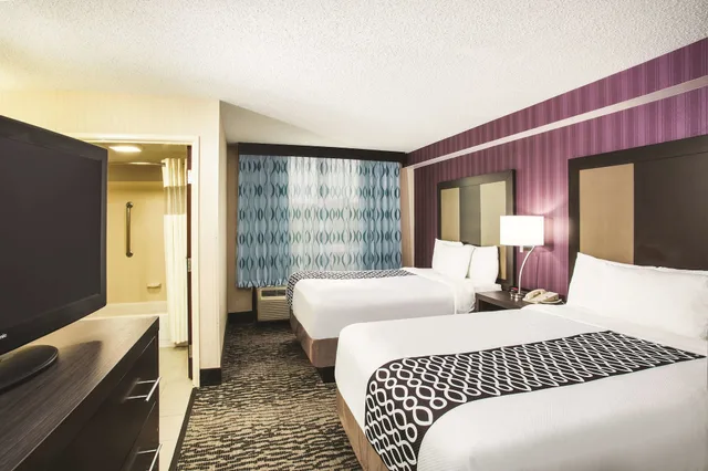 جناح استوديو كبير بسريرين مزدوجين، La Quinta Inn & Suites by Wyndham Newark - Elkton 2/3