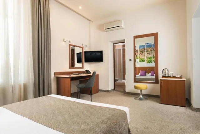 غرفة مفردة، Forum Hotel 2/3