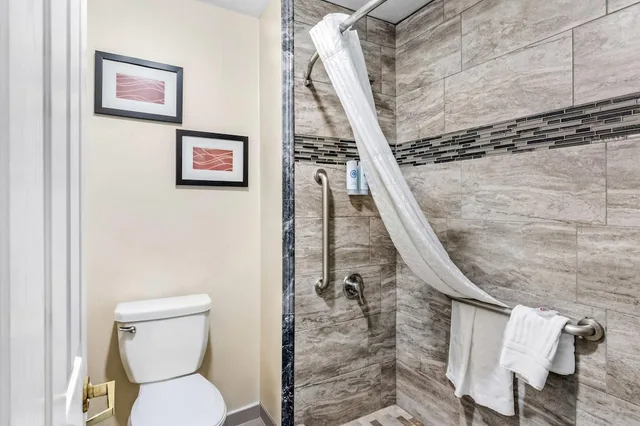 غرفة قياسية بسرير كينج، Comfort Inn Elko 8/8