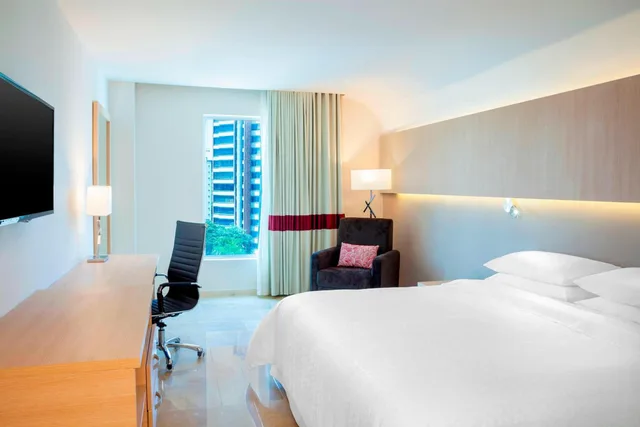 غرفة تقليدية بسرير كينج، Four Points By Sheraton Barranquilla 4/5