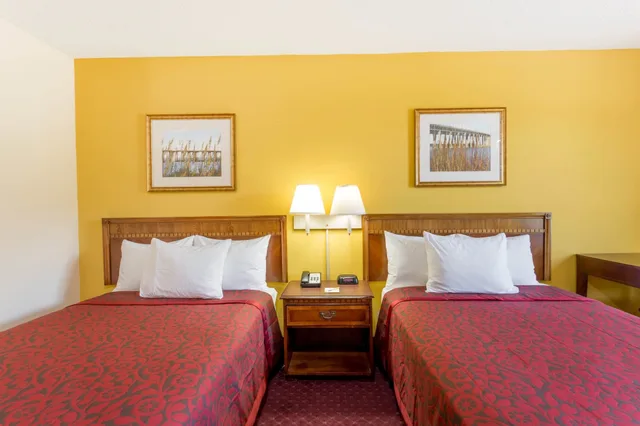 Room, 2 Double Beds, Smoking, Days Inn By Wyndham Tappahannock 3/3