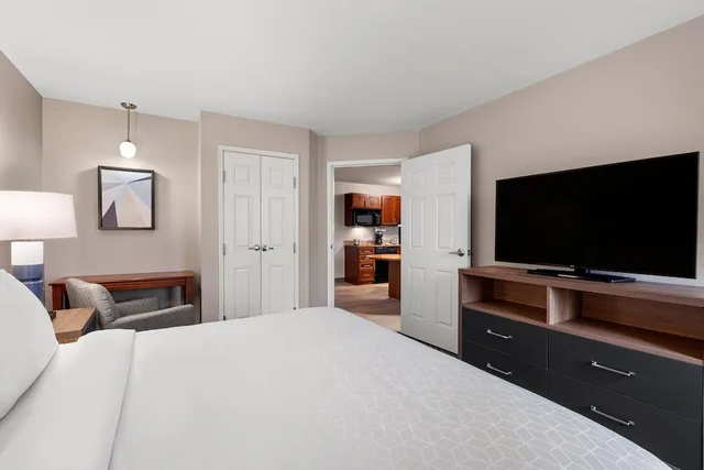 جناح بسرير كينج بغرفة نوم واحدة بحوض استحمام لذوي الإعاقة، CANDLEWOOD SUITES CAPE GIRARDEAU 1/4