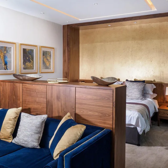 جناح كبير، The Hotel at Mill Farm 5/7