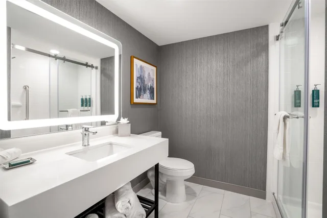 غرفة بسريرين كوين، DoubleTree by Hilton Sioux City 5/7