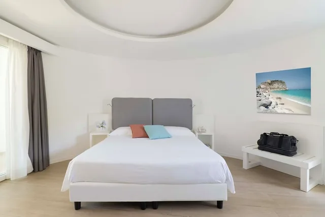 Superior, Double or Twin Bed, Infinity Resort Tropea 1/3
