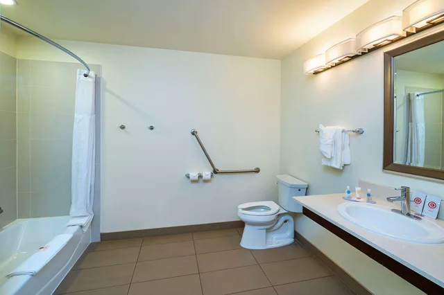 غرفة بسرير كينج لذوي الإعاقة، Comfort Inn & Suites Terrace 4/5