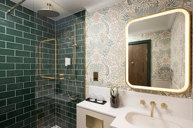 غرفة بريميوم بسريرين منفصلين، The Welbeck Hotel by IHG 2/2