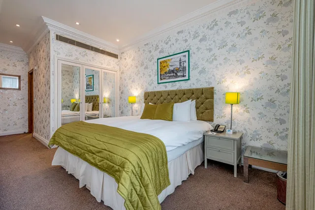 Deluxe, Queen Bed, Ashburn 9/10