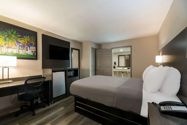 غرفة بسرير كوين للمدخنين، Quality Inn & Suites Altamonte Springs Orlando-North 2/10