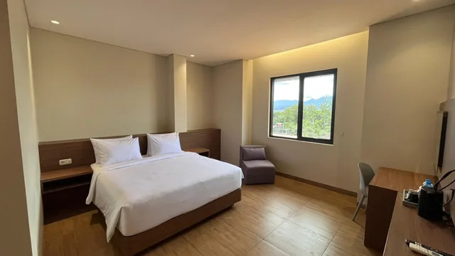 Deluxe, King Bed, Yes Hotel 1/4