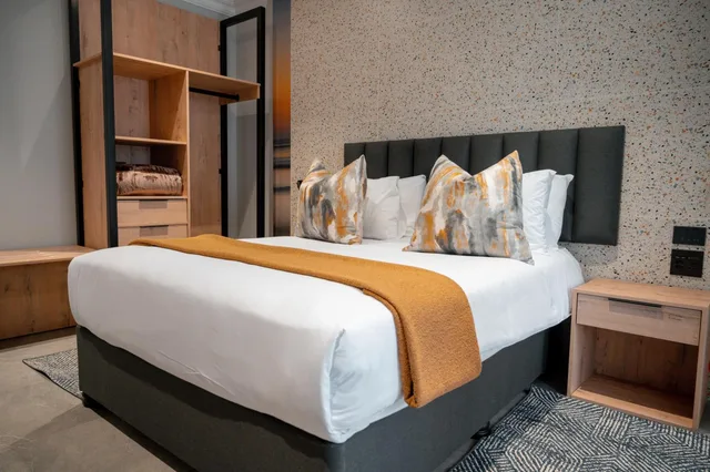 غرفة ديلوكس بسرير مزدوج، Pavilion Hotel & Conference Centre 1/4