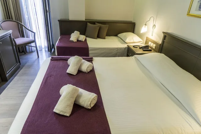 غرفة ديلوكس ثلاثية بسريرين منفصلين مع أريكة، Castello City Hotel 4/8