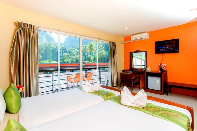 غرفة ثلاثية بشرفة، P.P. MAIYADA RESORT 1/10