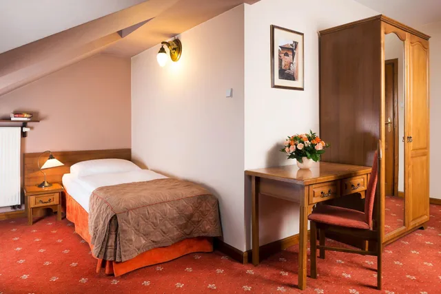 غرفة قياسية بسرير مزدوج أو سريرين منفصلين، Hotel Regent 5/9