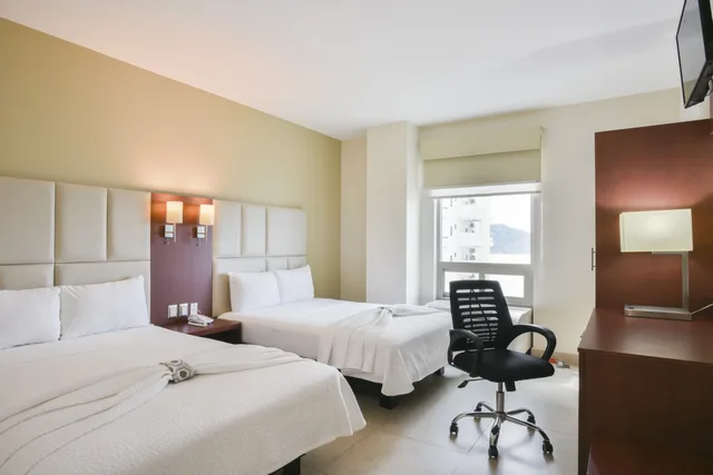غرفة بسريرين مزدوجين بإطلالة على المدينة، Av Inn Hotel 4/6