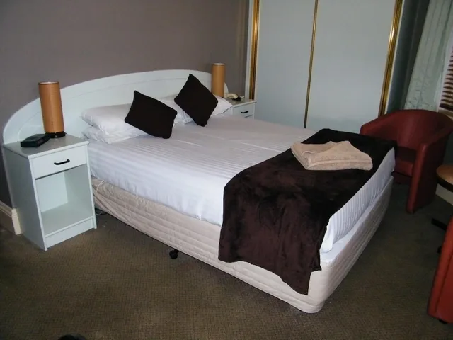 غرفة بسرير كوين، Grand Tasman Hotel 1/4