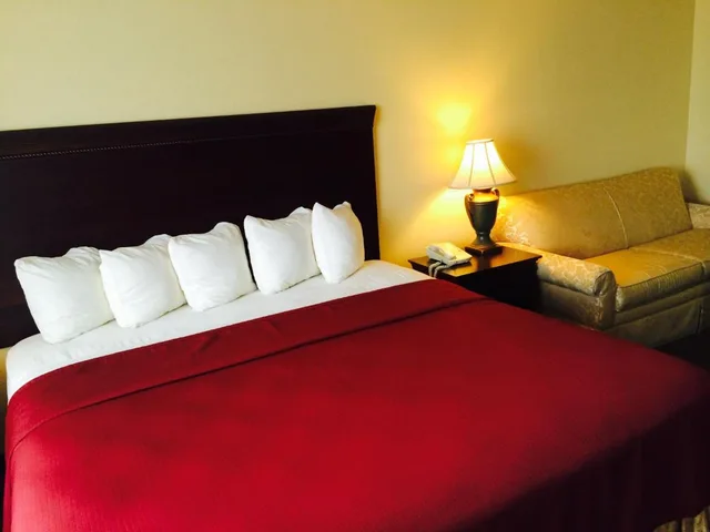 جناح بسرير كينج مع أريكة، Best Western Penn-Ohio Inn & Suites 1/4