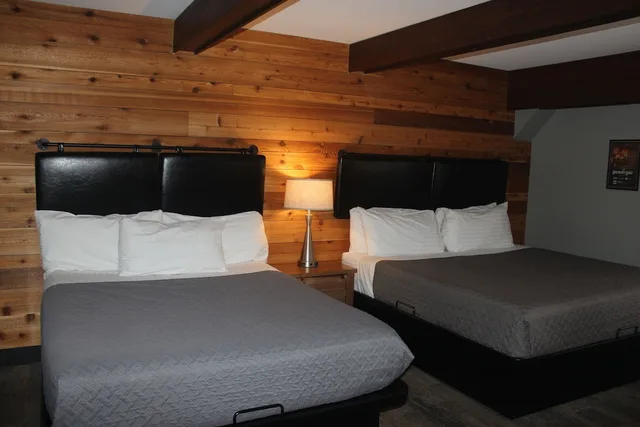 جناح جونيور بسرير كينج وسرير كوين، The Brewery Lodge Hotel 1/3