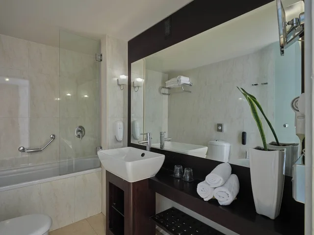 جناح بسرير مزدوج بإطلالة على البحر مع أريكة، Sitia Beach City Resort and Spa 9/10