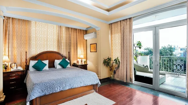Suite, 1 Queen and 1 Single Bed, Ajanta 6/10