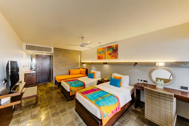Room, Double Bed, Ocean View, Hikka Tranz By Cinnamon 1/2